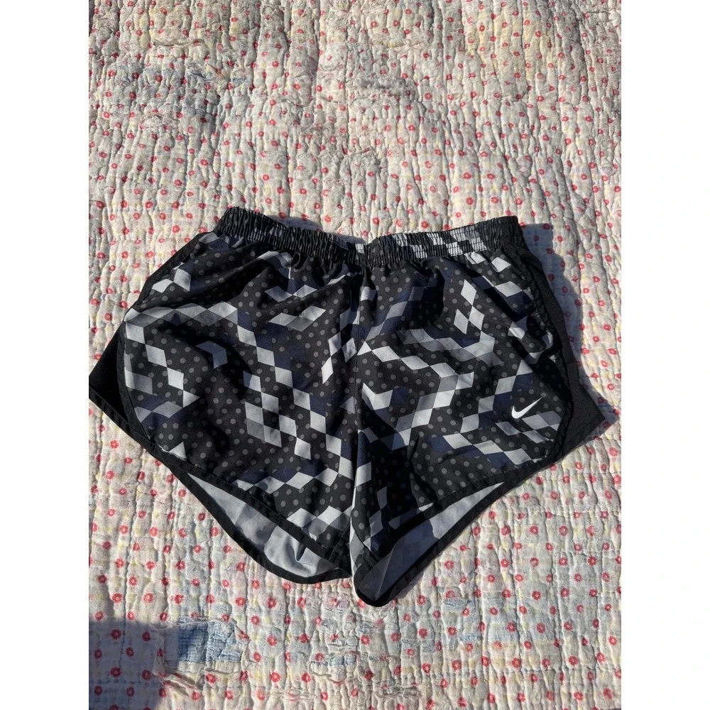 Nike Dri-FIT Kids Shorts Black Grey Geometric Diamond Polka Dot Print‎ Size M
